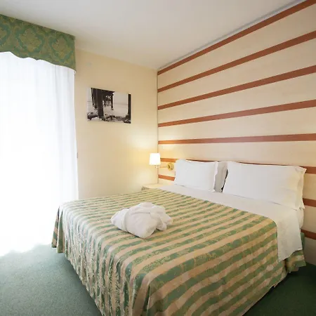 Arizona Hotel 4*